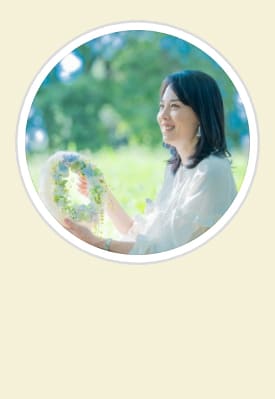 フルールカフェの講師の写真です。講師： Flower Designer 吉澤美智子先生